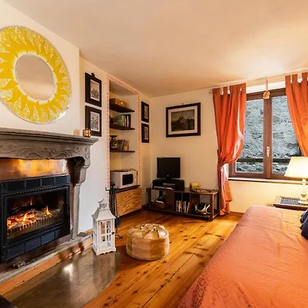 Relax In Apartment *